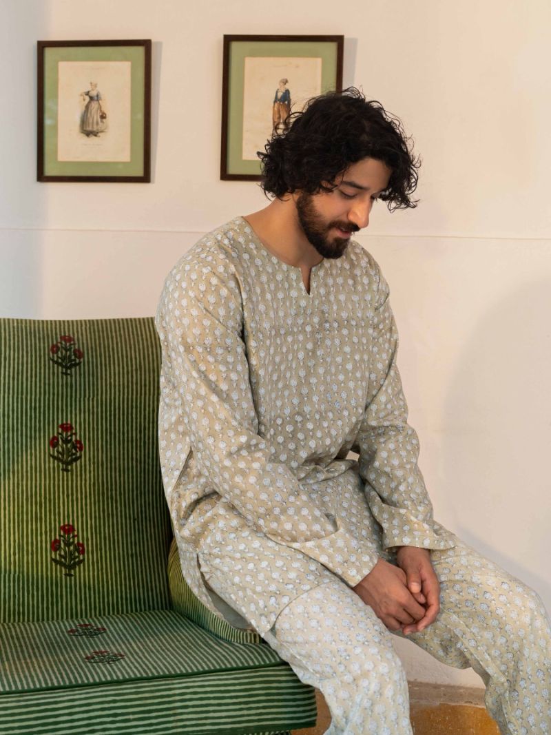 Male Pyjama Heren V-Neck / Loungewear Set - Blockprint Archive Collectie  , gemaakt van zacht katoen voor 