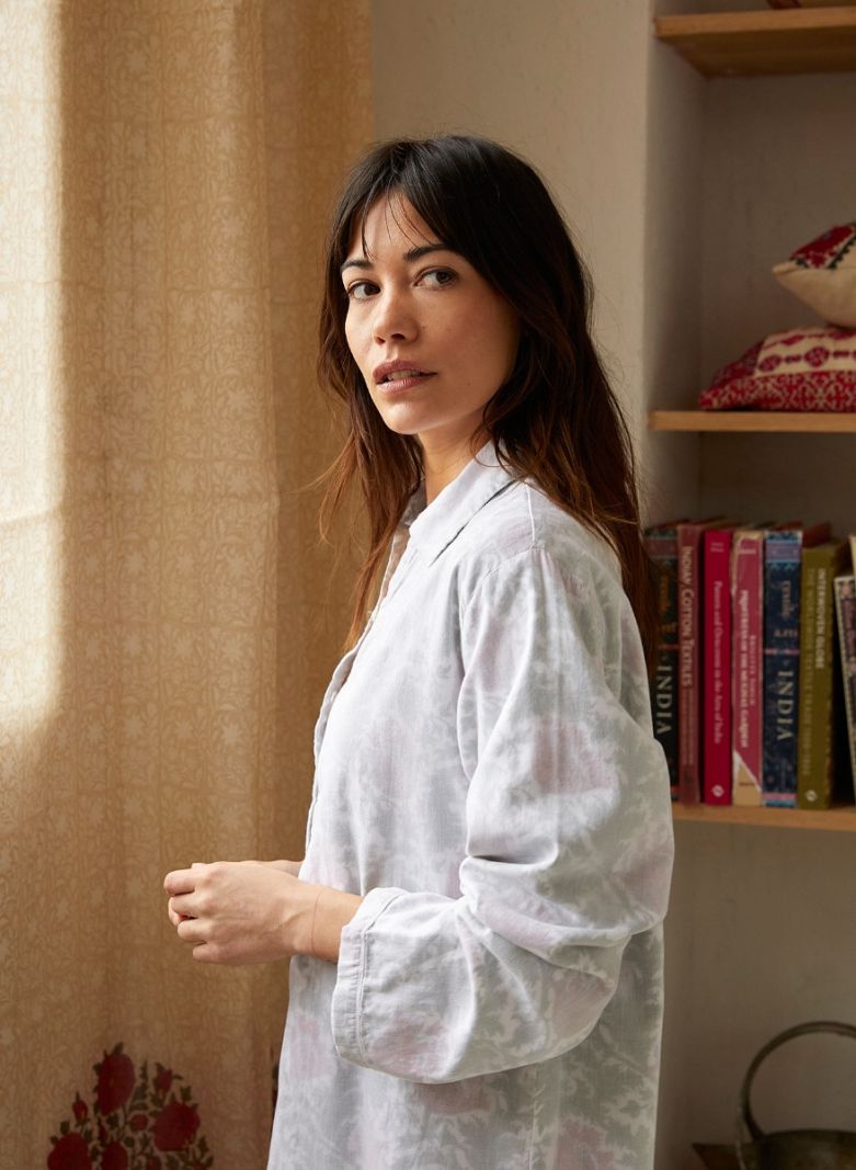 Female Nachthemd - Red Morris Flower - The Cotton Cashmere Collectie  , gemaakt van zacht katoen voor 